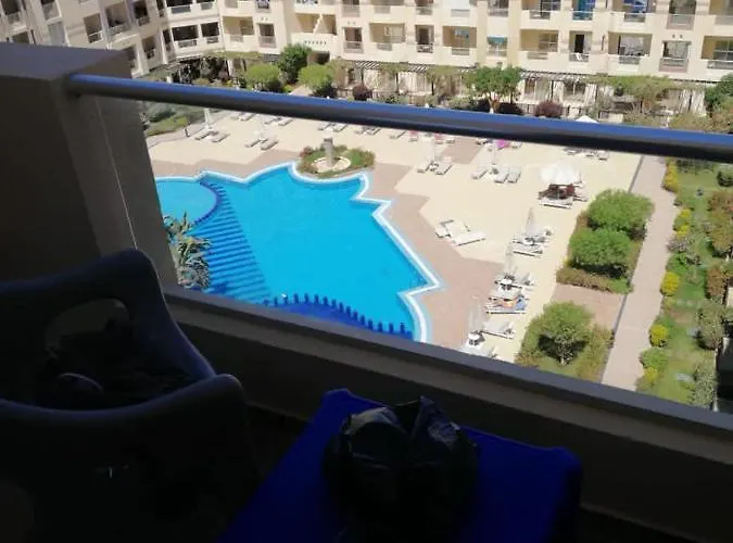 Apartman Florenza Khamsin In Pool View